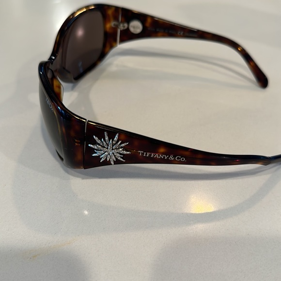 Tiffany & CO sunglasses - Picture 2 of 5